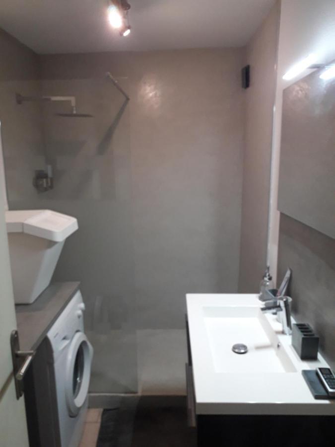 Gambetta Apartment Пон-Сент-Еспри Екстериор снимка