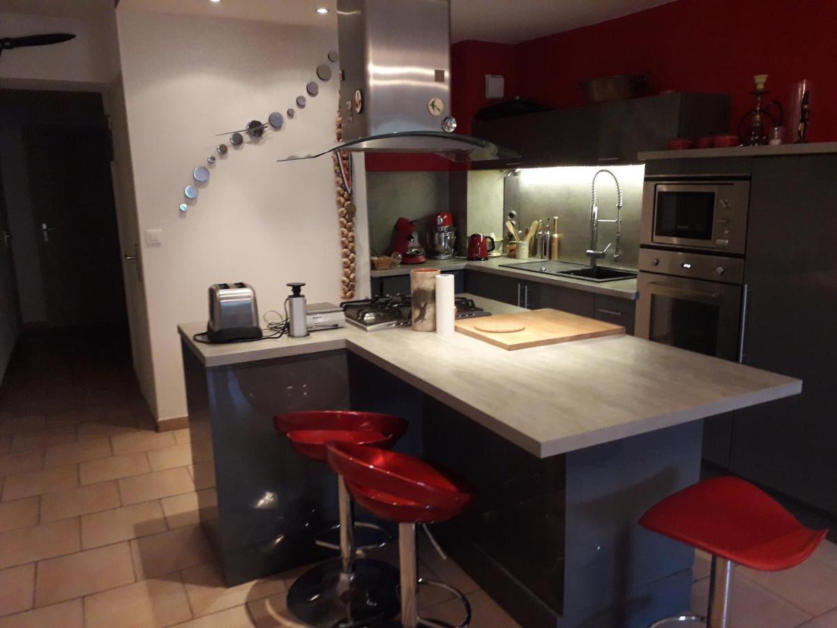 Gambetta Apartment Пон-Сент-Еспри Екстериор снимка